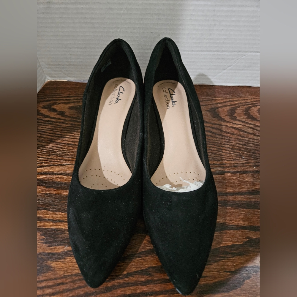 Clarks Collection. Womens Heels Size 9.5. New (Bin12)
